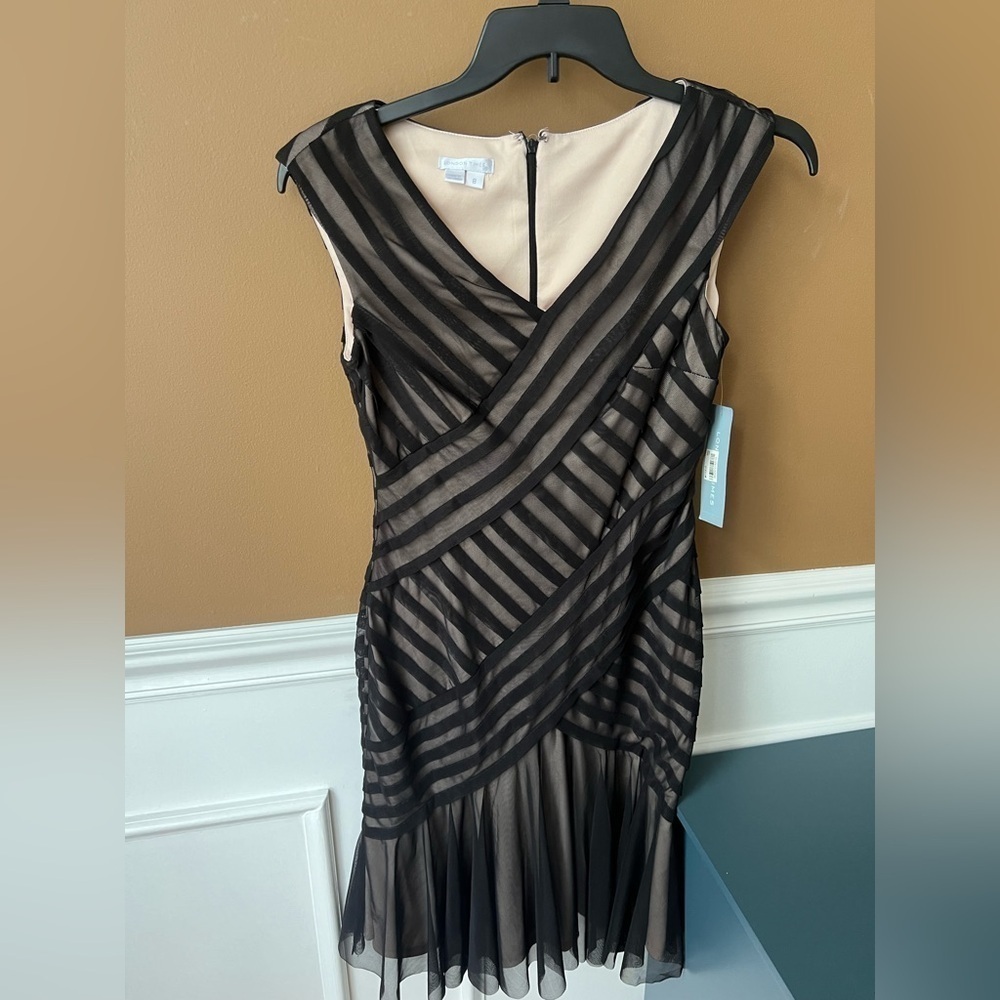 London Times Black Nude Asymmetrical Sheath Dress Size 8 - Picture 2 of 6